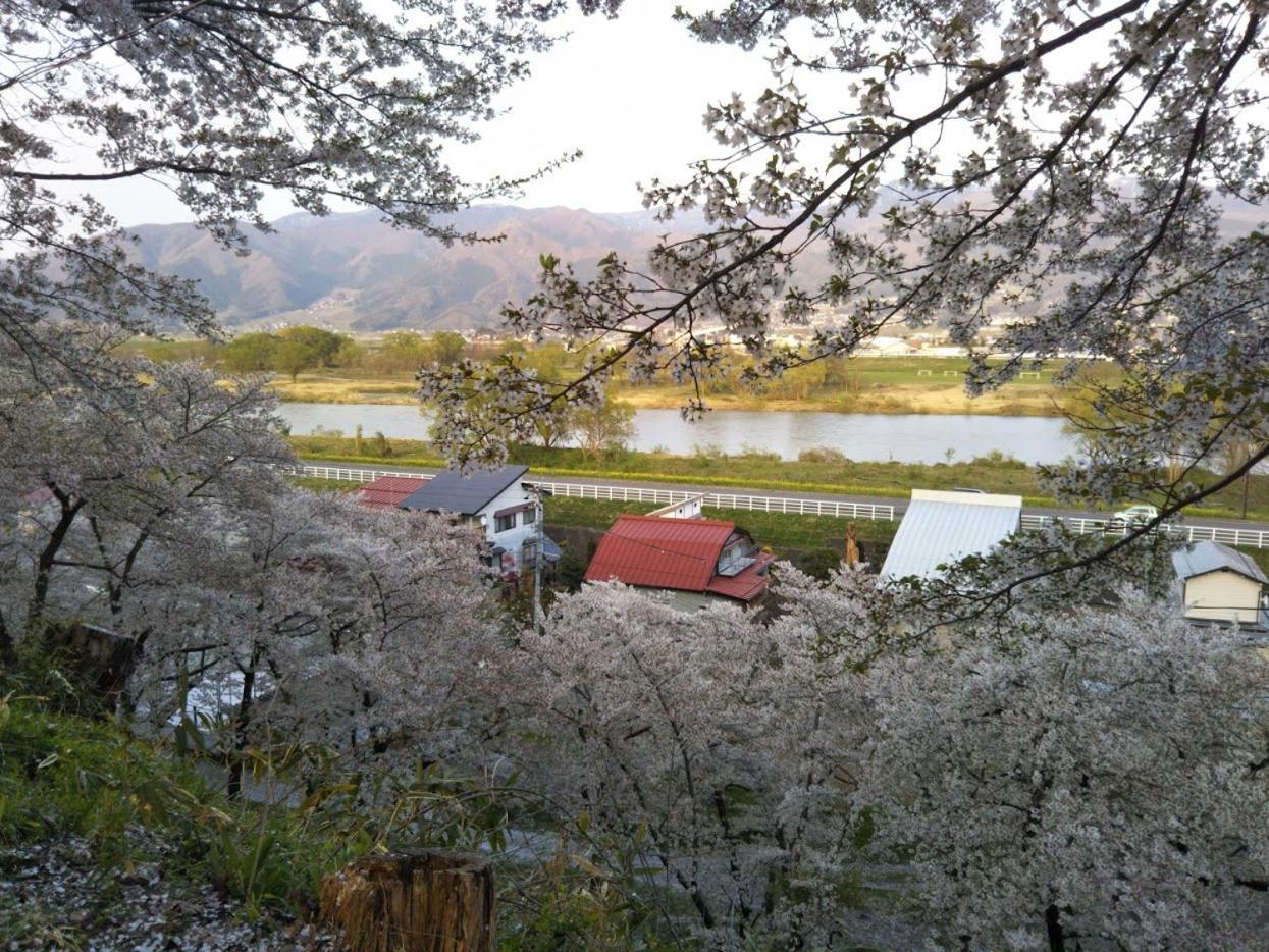 Guest House Hostel Yukuru Iiyama Bagian luar foto